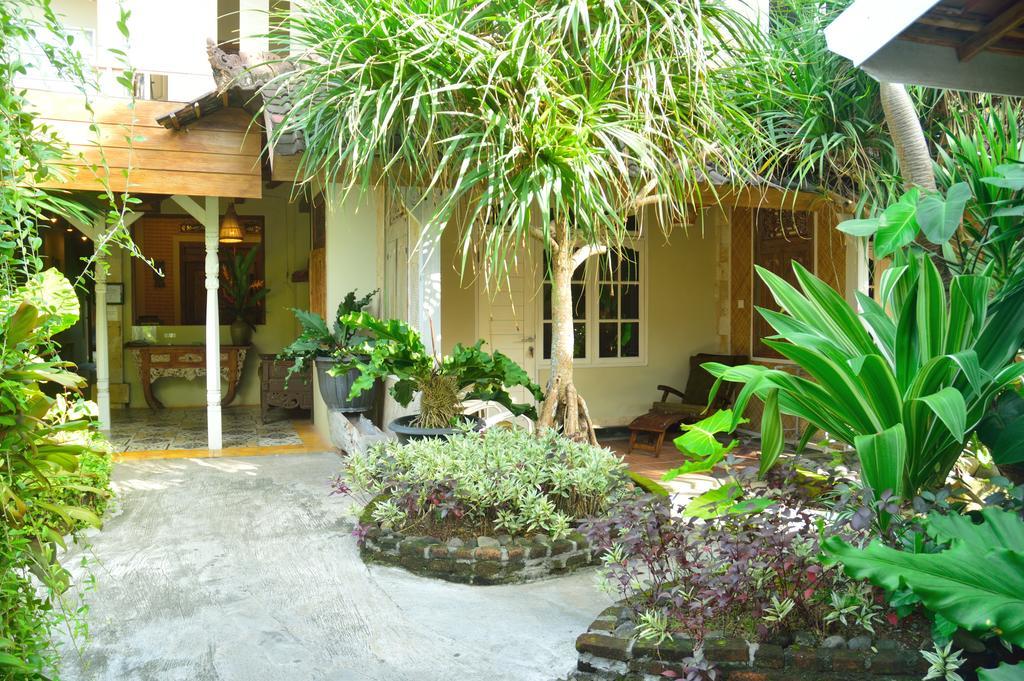 Desa Nyima Hotel Seminyak  Exterior photo